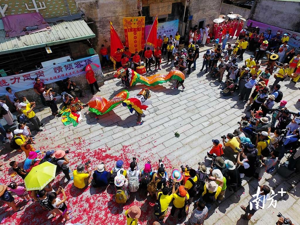 近日,广东省人民政府公布第八批省级非遗代表性项目名录,凤岗镇竹塘村麒麟舞成功入选传统舞蹈类项目。