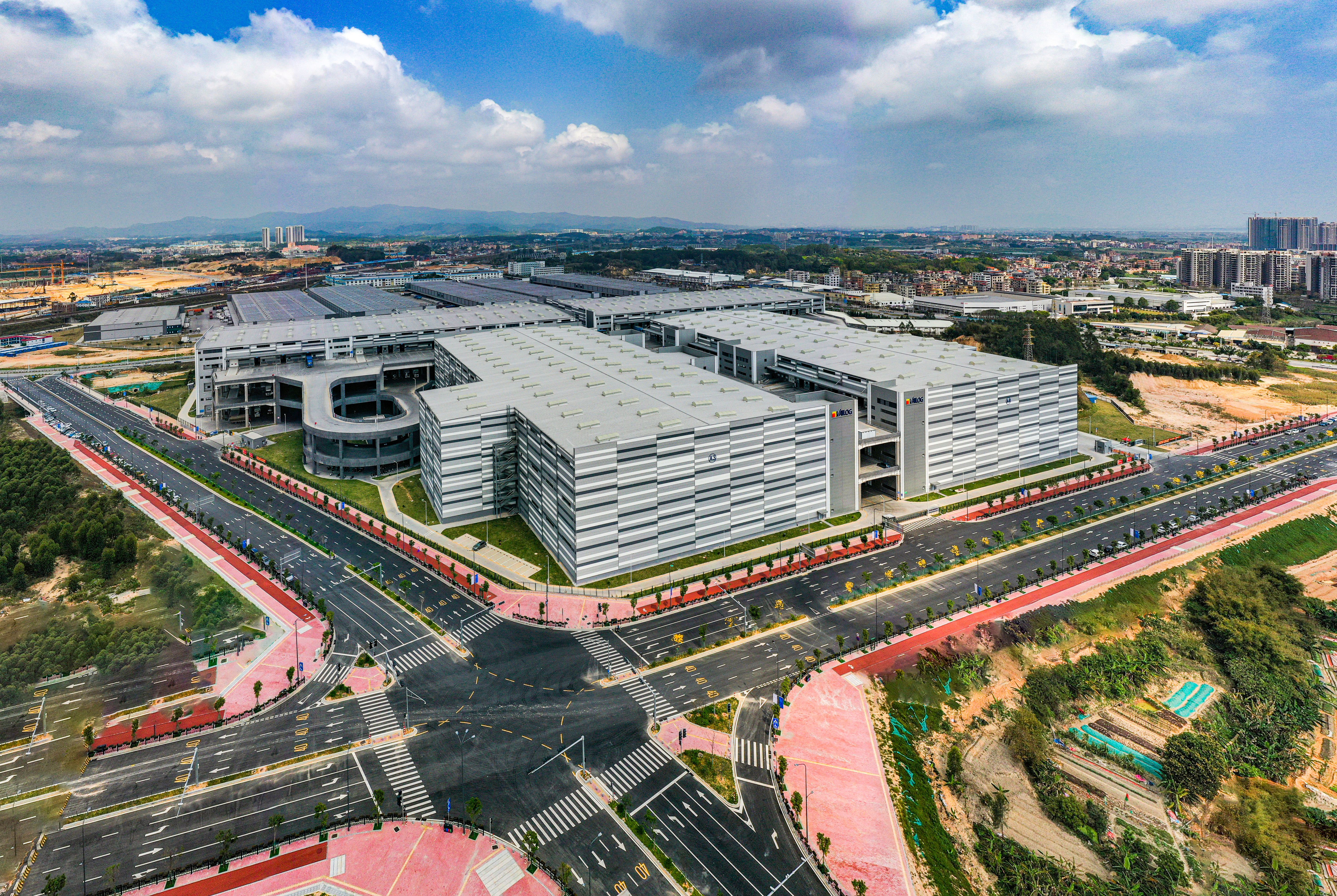 鹤山发展环境持续优化,珠西国际物流中心加速崛起.谭成伟 摄
