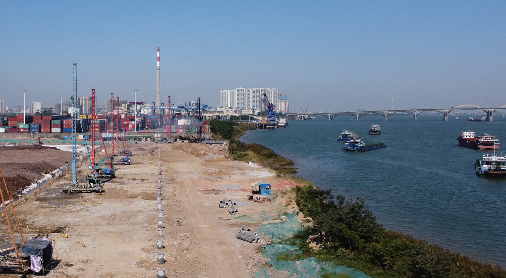 高荷港码头正在加快工程建设。高明交通投资集团供图 高荷港码头正在加快工程建设。高明交通投资集团供图