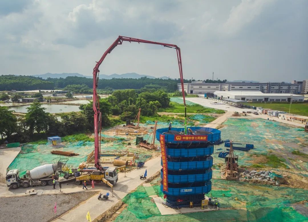 珠肇高铁在高明的建设工地现场。中铁七局公司供图 珠肇高铁在高明的建设工地现场。中铁七局公司供图