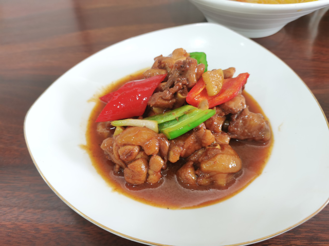 预制菜黄焖鸡成品图