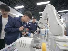 党代表回基层丨杨春宝：聚焦科技前沿咬定目标不懈攻关