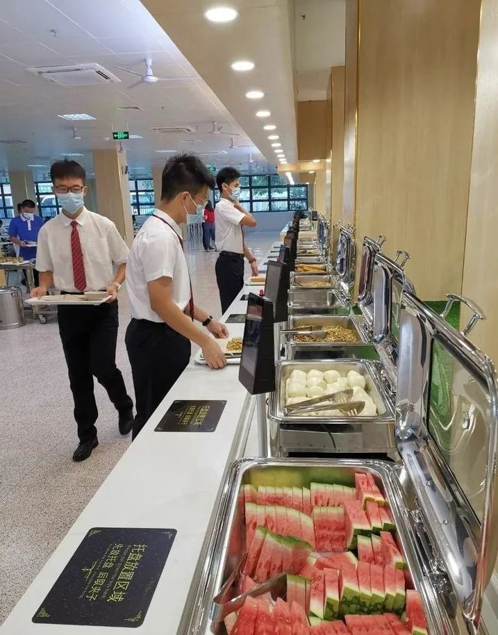 深圳中学食堂图片