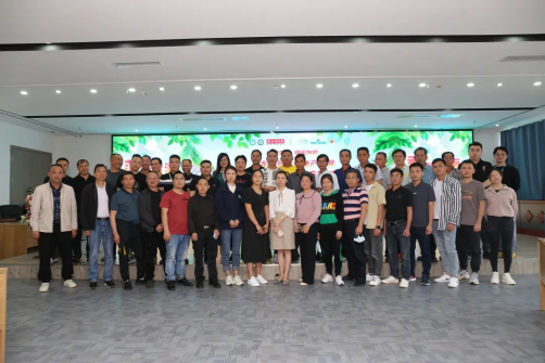 徐闻菠萝采购商走进贵阳市场