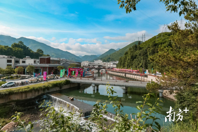  “中国李乡·山水双合”