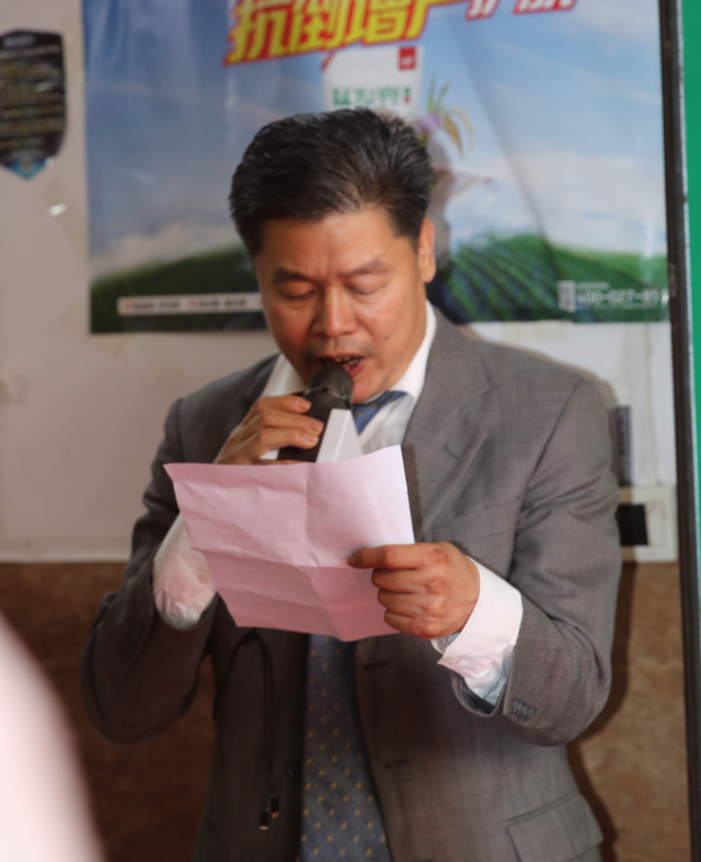 清远市茂清农业服务有限公司总经理黎汉平。