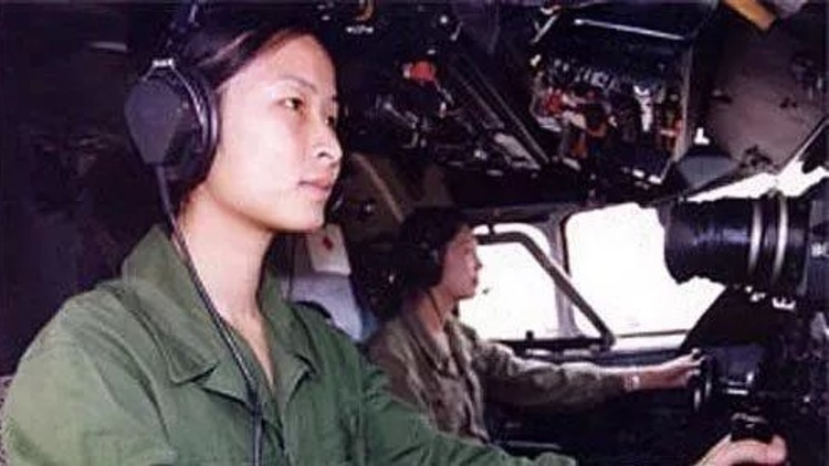 珍贵照片曝光！刘洋想对18岁的自己说……