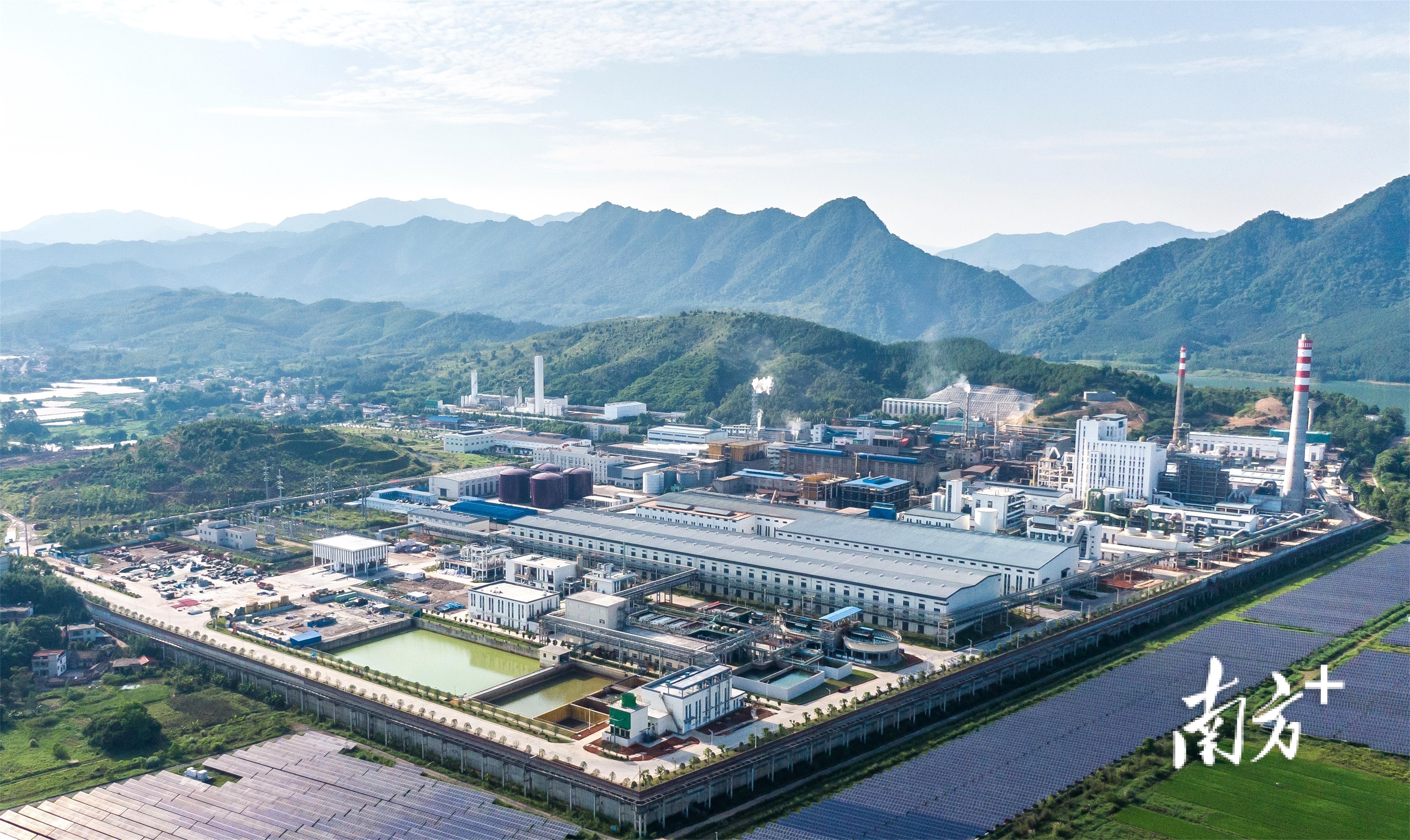 丹霞冶炼厂新貌。黄荣坤 摄 丹霞冶炼厂新貌。黄荣坤 摄