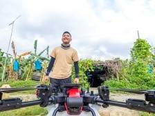 清远00后飞手不怕辛苦爱自由：风鹏正举广阔农村天地间