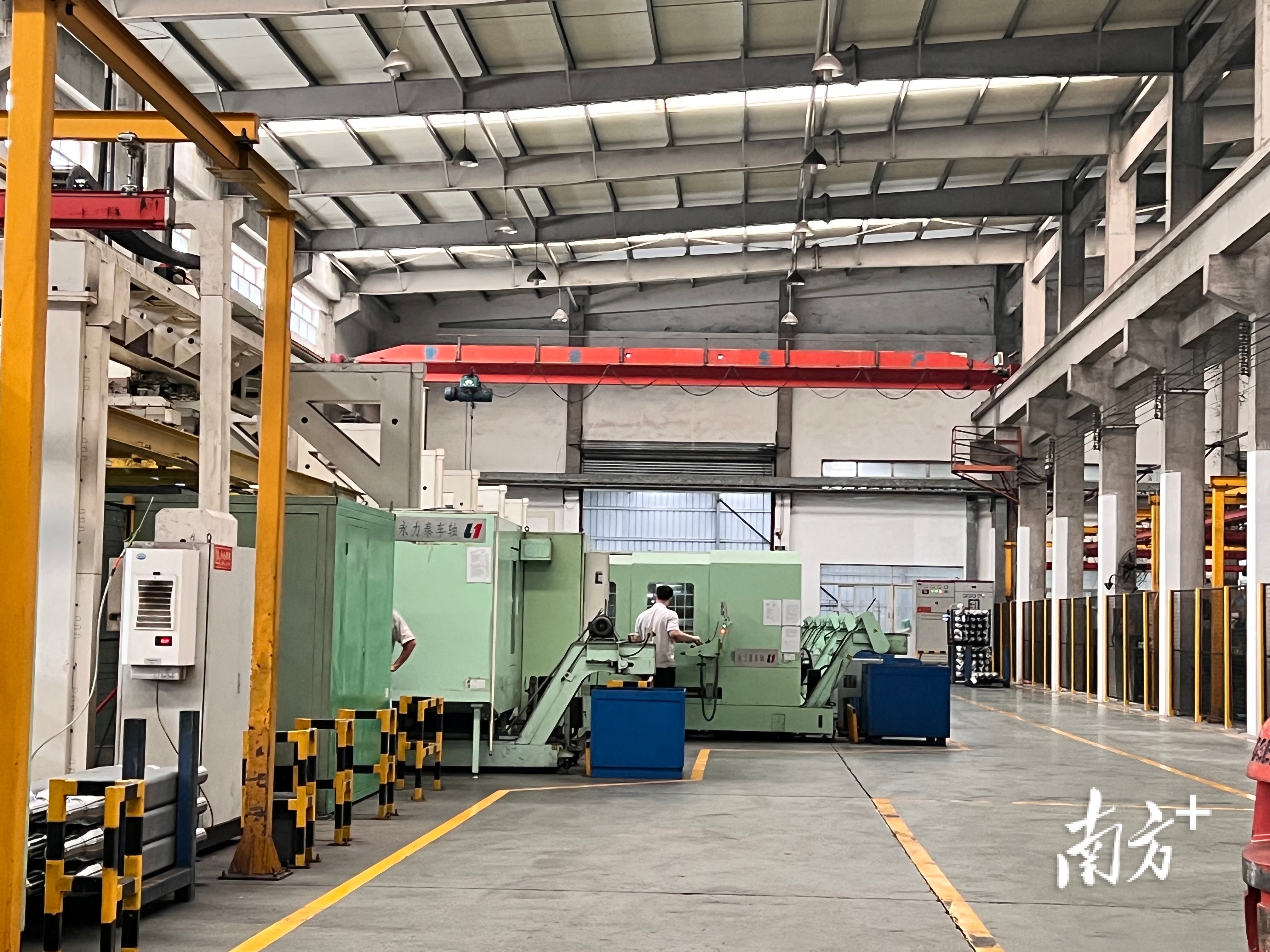 永力泰也是疫情下通过精益生产、技术改造、数字化转型实现逆势突围的典型范例，近5年已累计投入1亿多元进行技术改造。 李周秦 摄