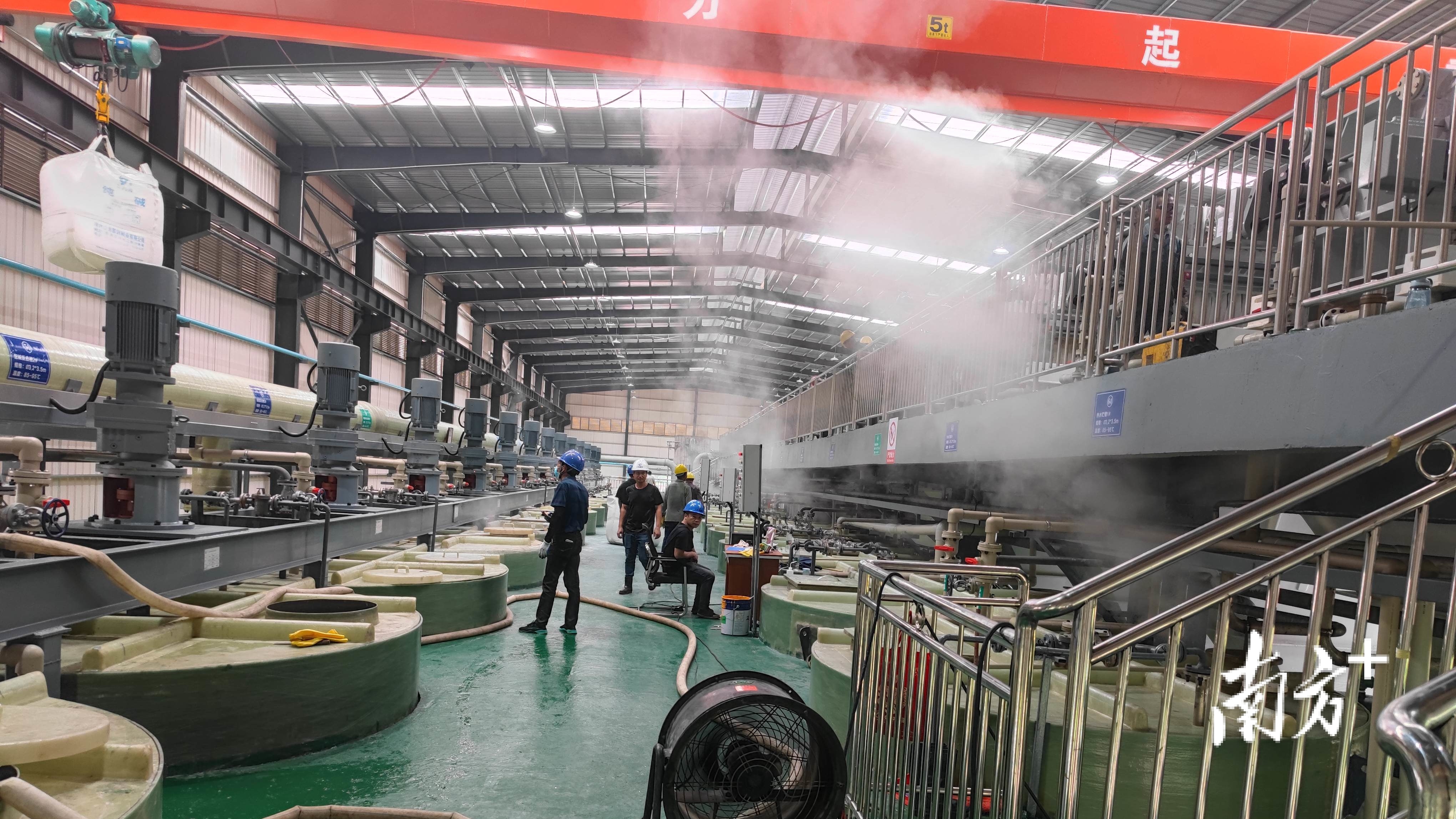 广东盛祥锂电池拆解项目联机试产。陈俊兴摄 广东盛祥锂电池拆解项目联机试产。陈俊兴摄