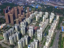 江潮奔涌千帆竞，荆楚大地谱新篇