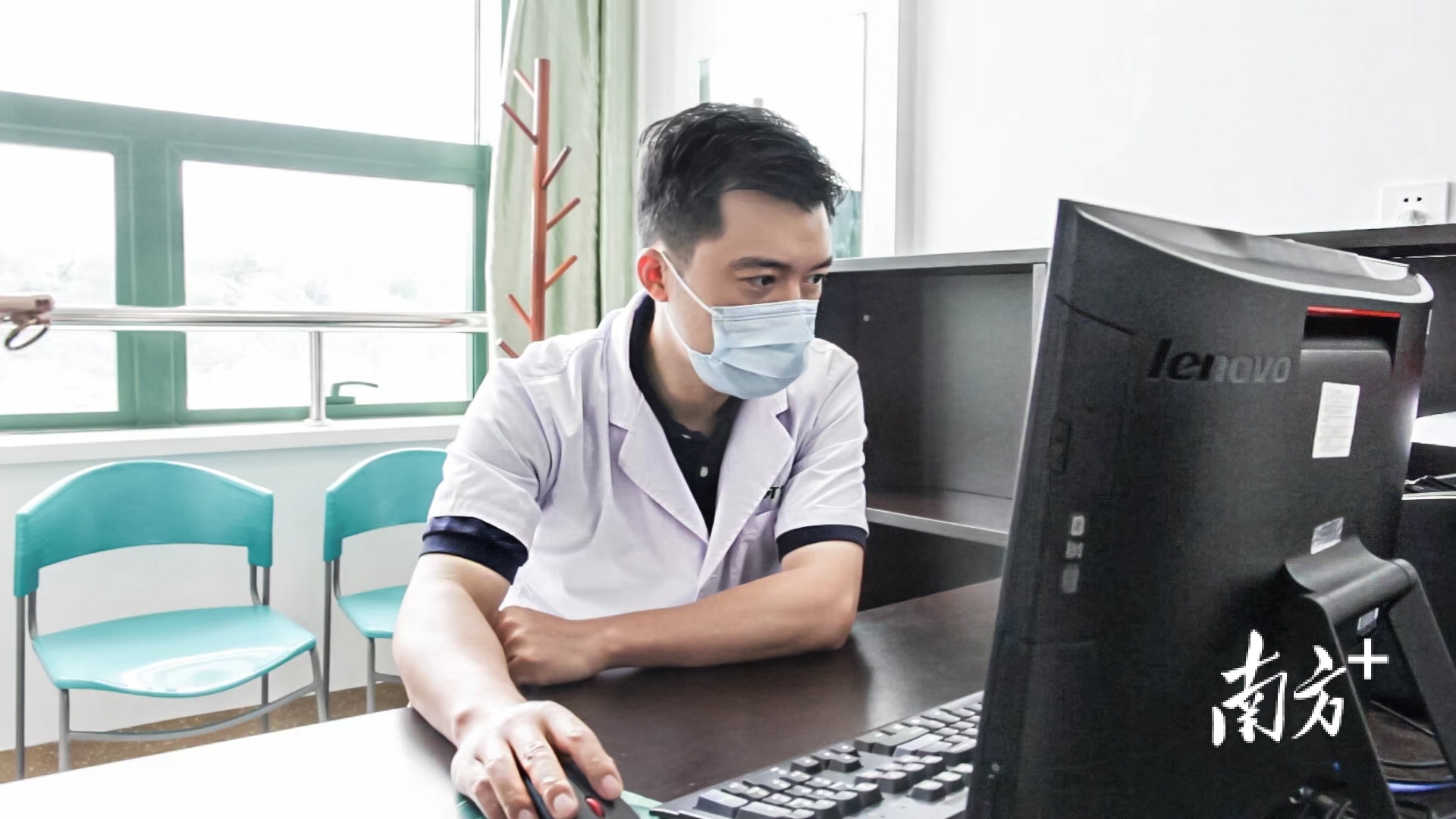 北京积水潭医院的专家傅刚。 南方拍客 翟凯欣 供图