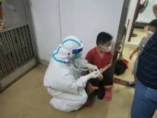 24小时守护！封控区医疗队为居民健康“保驾护航”