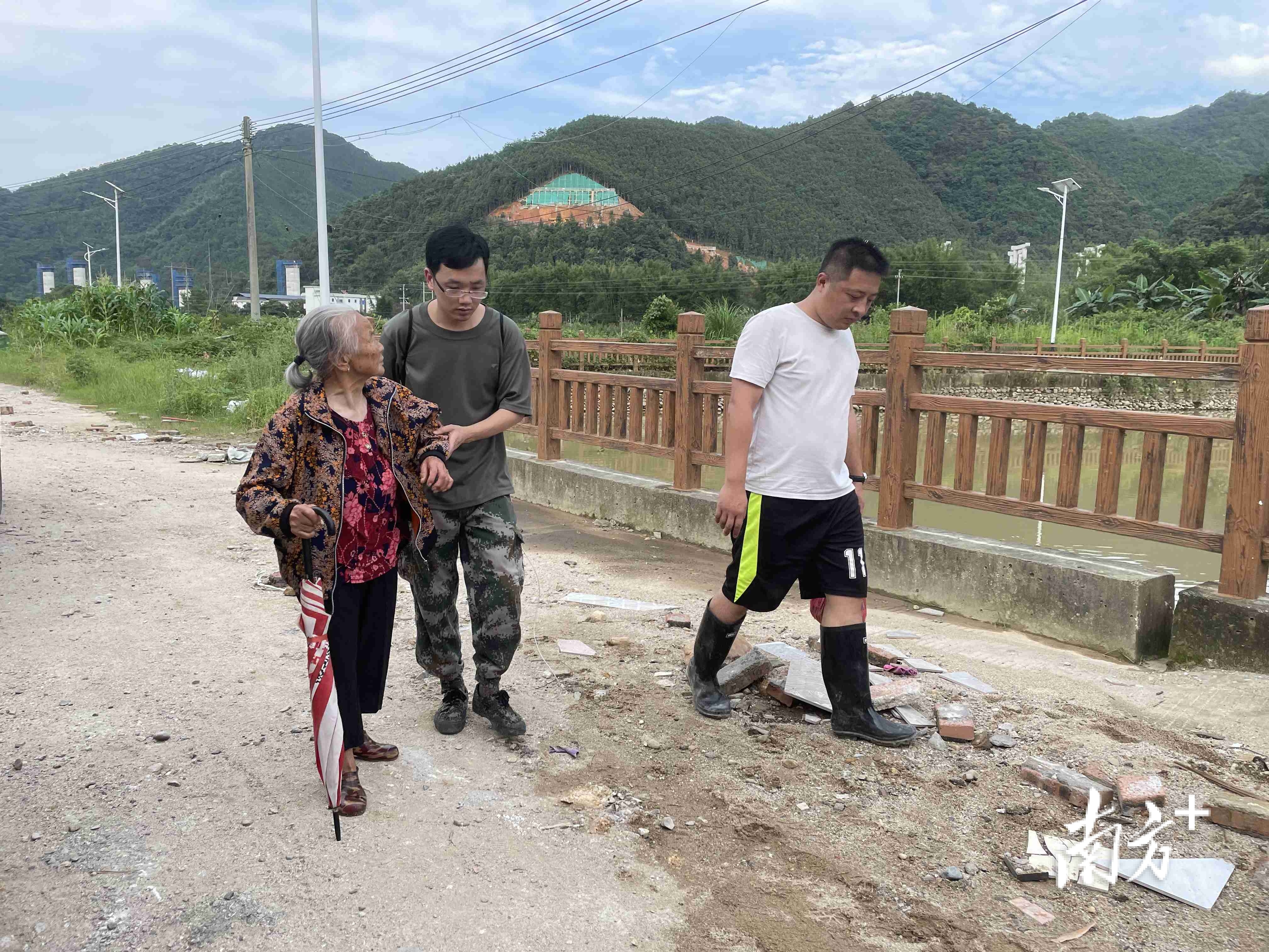 回家！洪水退去，始兴深渡水瑶族乡禾花塘村受灾村民陆续返家 南方plus 南方