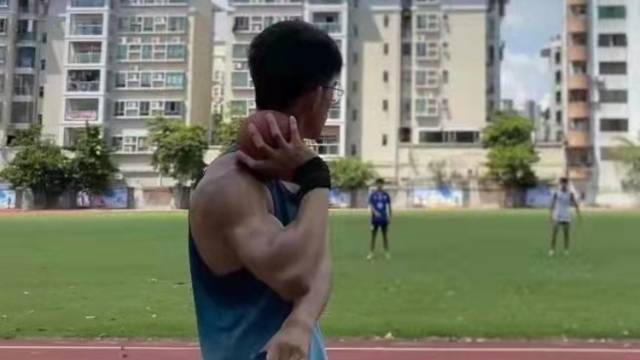 罗定邦中学陈昂鑫：非常喜欢体育，未来希望投身体育教育行业