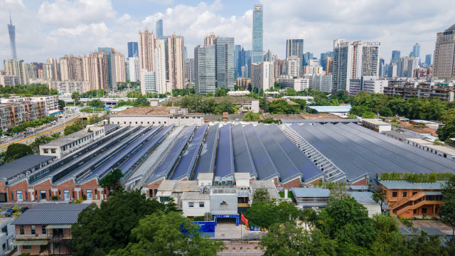 t智慧园内,保留了老棉纺厂的包豪斯主厂房整体架构,这是20世纪五十