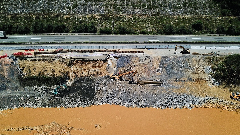 广韶高速路面沉陷路段恢复通行