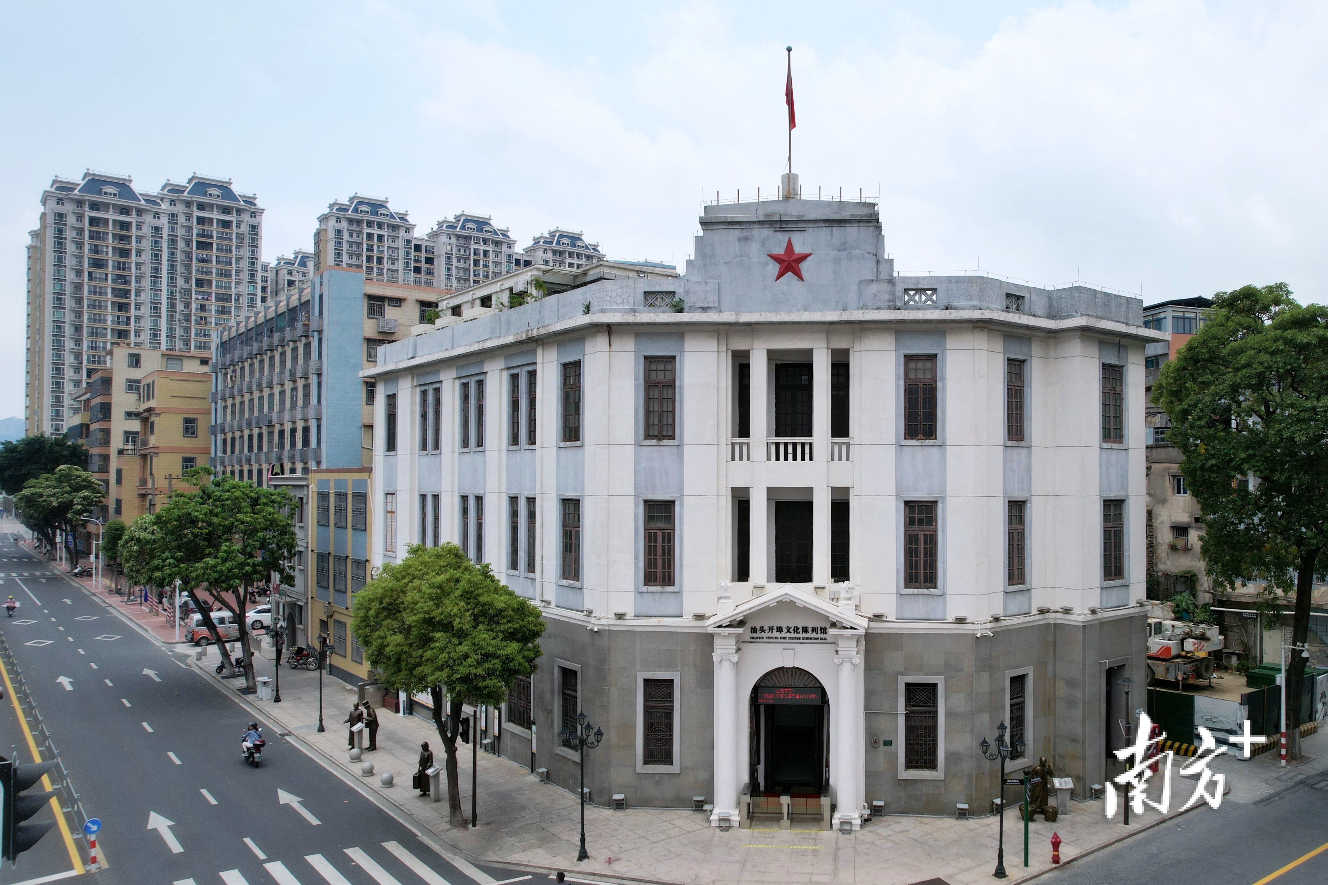 位于小公园的汕头市开埠文化陈列馆记录汕头开埠历史.