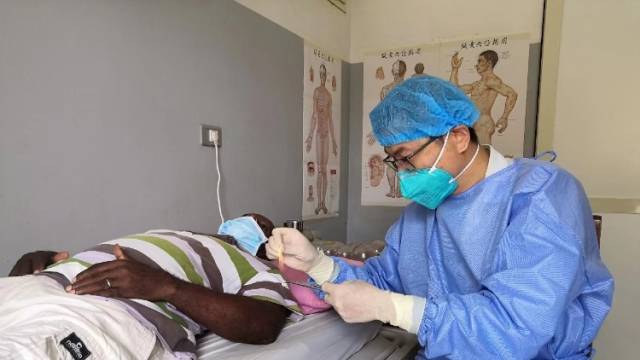 援非日记38|我将中国的“毫火针”带到了非洲