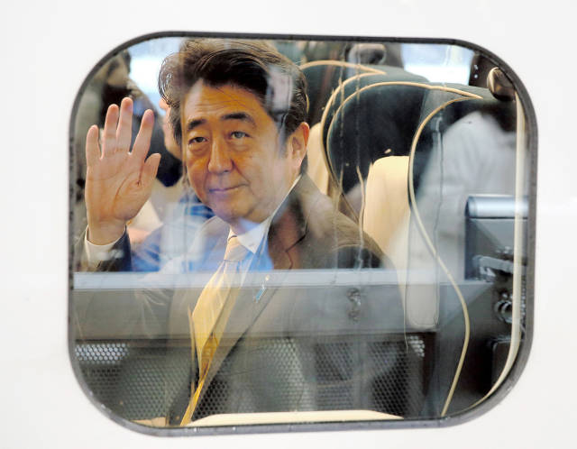 安倍遇刺身亡日本政坛或重新进入震荡期