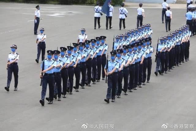 香港警察学院结业首次采用中式步操