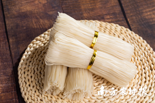 岗坪切粉是国家地理标志保护产品,也是肇庆市“十大特色小食” 岗坪切粉是国家地理标志保护产品,也是肇庆市“十大特色小食”