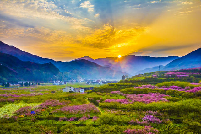九峰山日出。