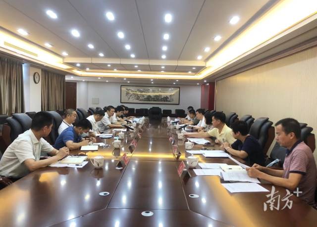 7月15日，潮州市人大常委会召开座谈会专题调研“切实破解市区内涝积水难题”民生实事项目。 