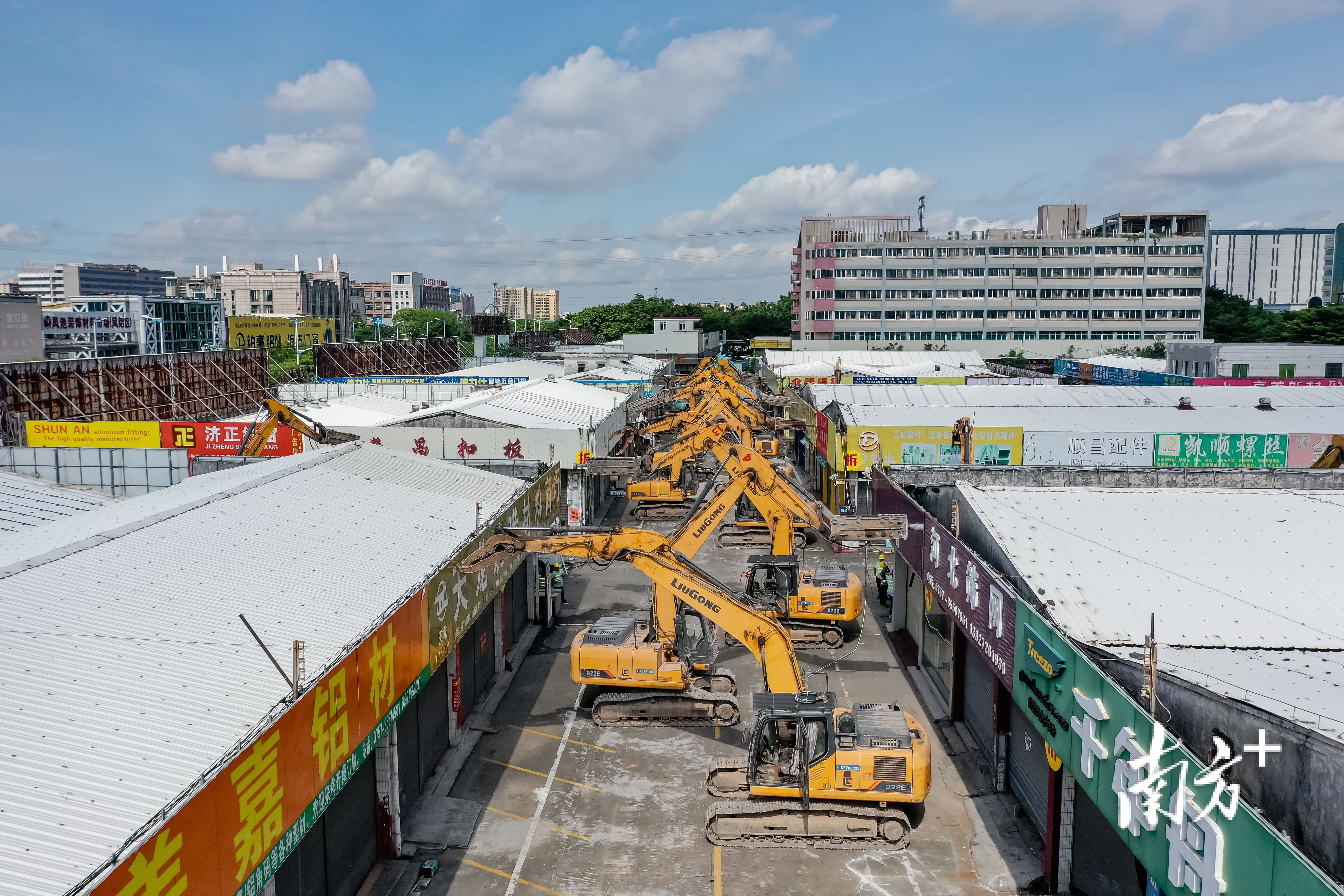 凤池装饰材料市场改造现场。大沥供图