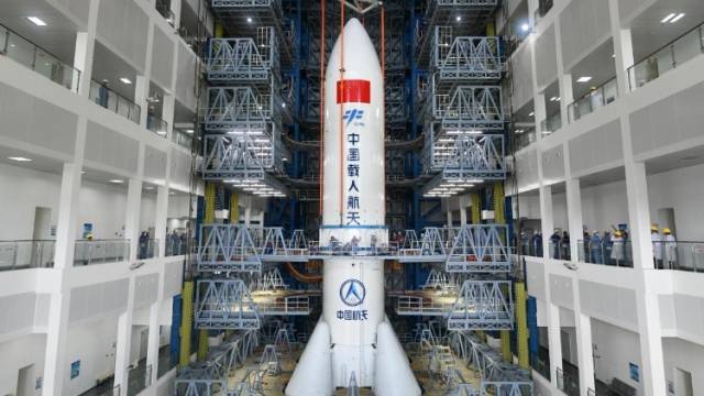 你知道吗？问天实验舱是坐着“沙发”上太空的