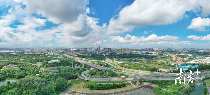 佛山加快制造业绿色变革。图为佛山航拍图。戴嘉信摄