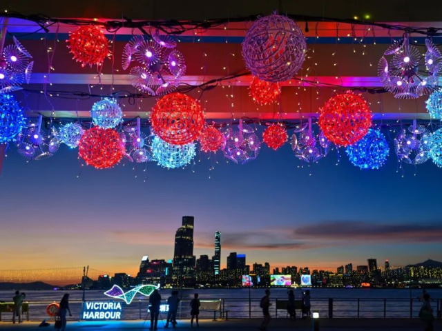 仲夏维港 花火盛会庆回归