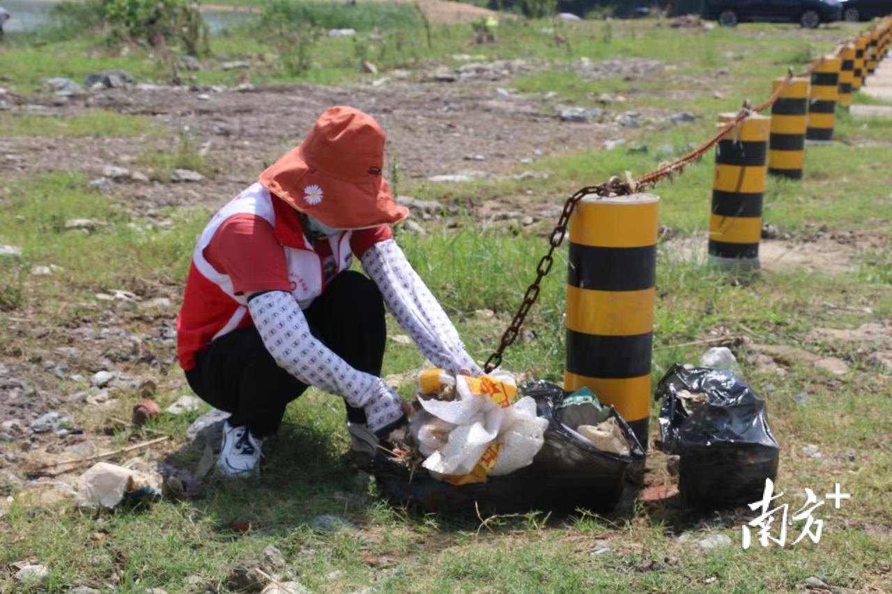 清理出来的垃圾。