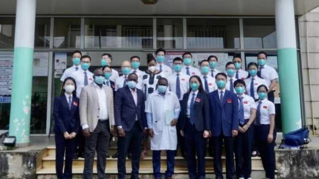 顺利交接！第32批中国援赤道几内亚医疗队已开展工作