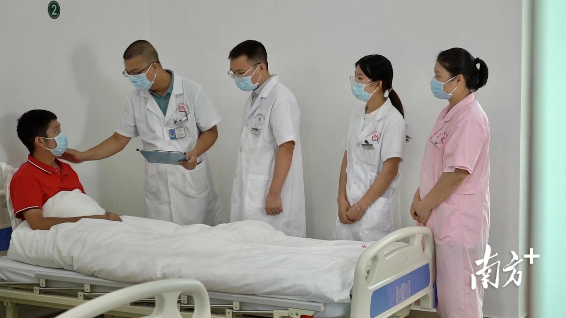 全国乡镇卫生院优秀院长邓伟华:一心建设，“医”心为民