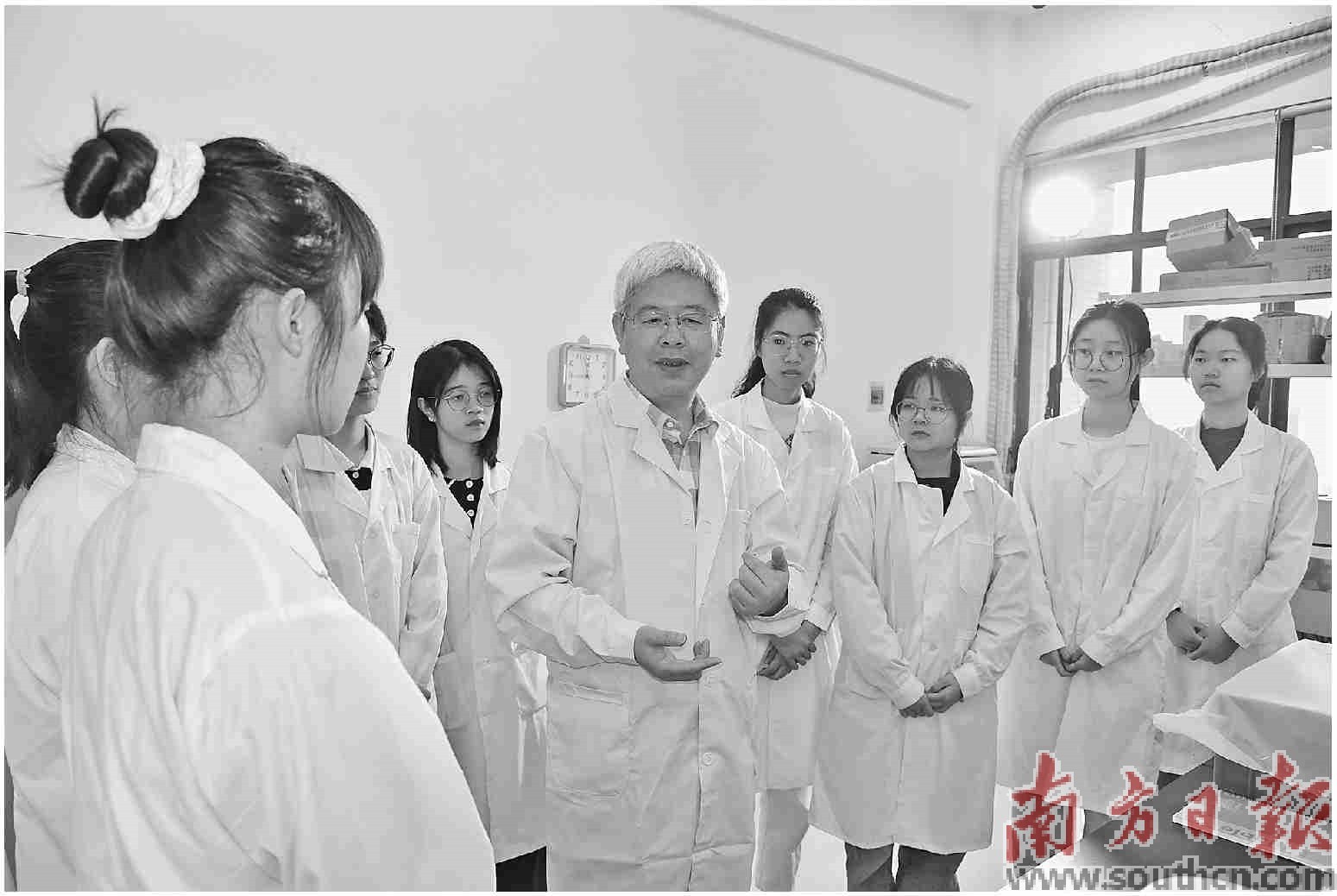 肇庆学院积极构建与区域经济社会发展相适应的“新工科”专业体系。图为肇庆学院实验课堂。