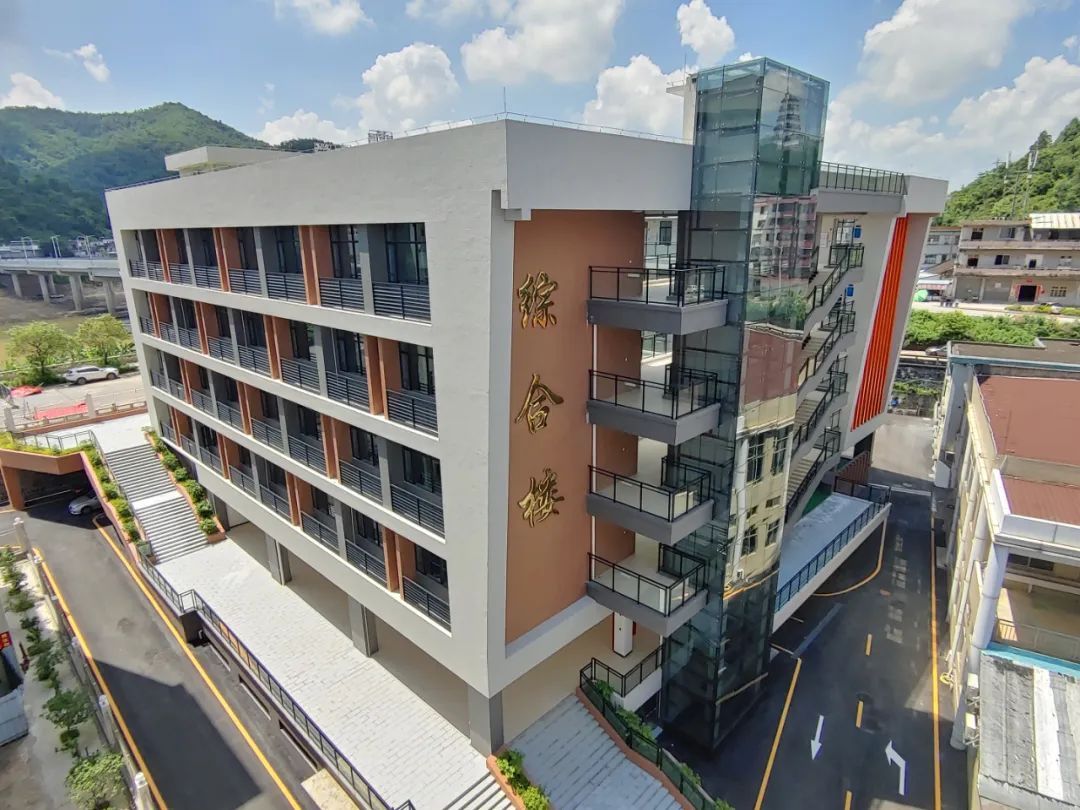 肇庆市实验中学新建综合楼。