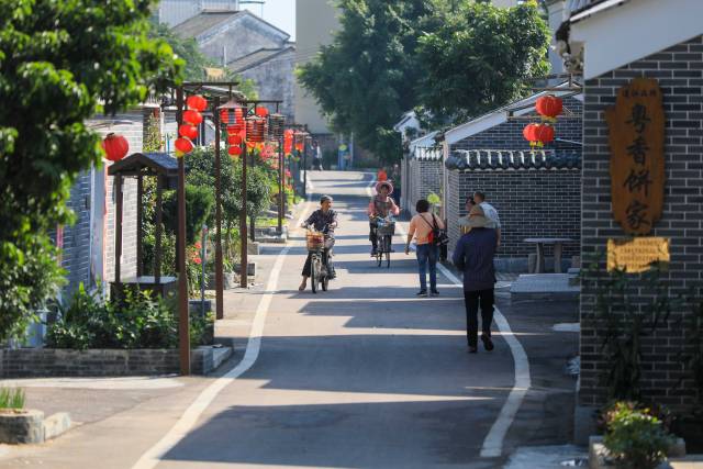 经过人居环境整治,珠海市斗门区莲洲镇莲江村实现美丽蜕变,村民幸福感大为提升。 经过人居环境整治,珠海市斗门区莲洲镇莲江村实现美丽蜕变,村民幸福感大为提升。