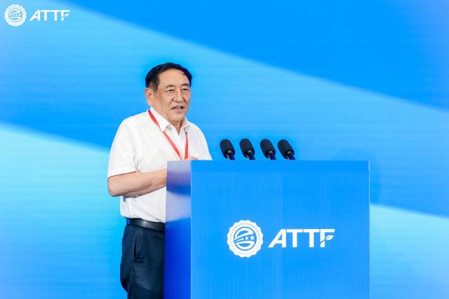中国工程院院士、武汉科前生物股份有限公司董事长陈焕春