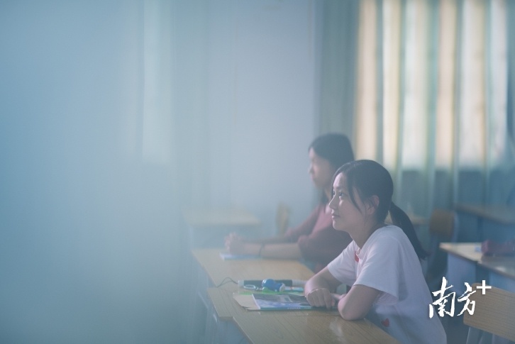 2019年9月19日，杨晓婷在潮汕职业技术学院上了大学第一课。