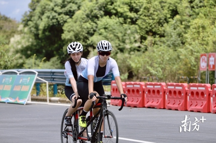 2022年，杨晓婷主动报名参加省残运会，接受了为期两个多月的训练，获得了两块银牌。