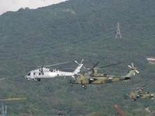 【直击】驻香港部队进行第二十五次轮换，空军直20现身