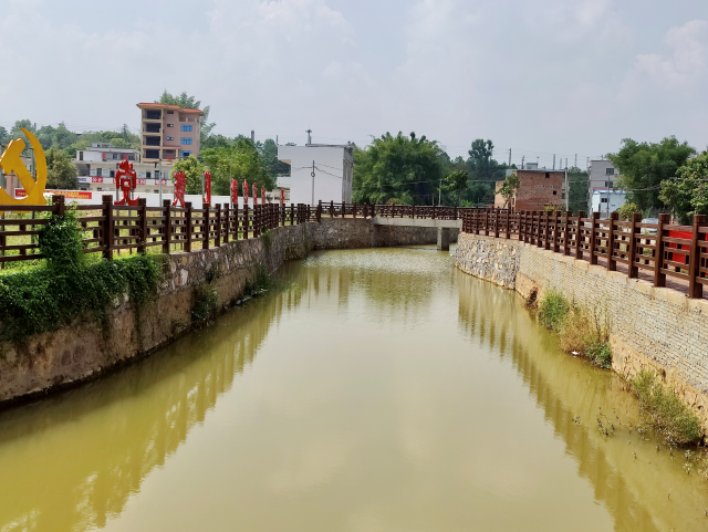 板塘村河道整治成效明显
