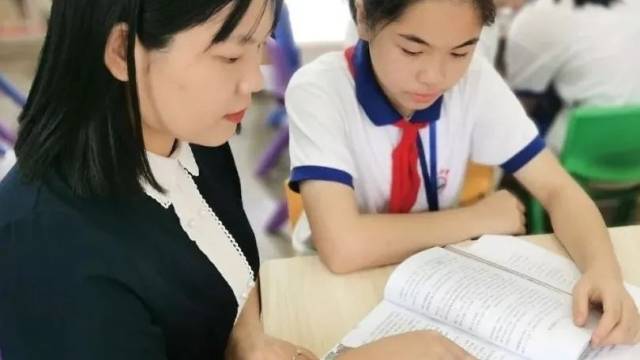 海岛上的阅读摆渡人