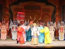 戏迷尽享粤剧盛宴！“百花竞放耀梨园”在香港红磡高山剧场上演