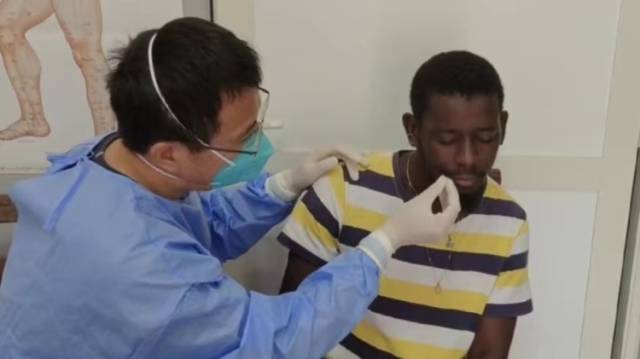 援非日记 | 害怕针灸的非洲患者，第二天来道谢了