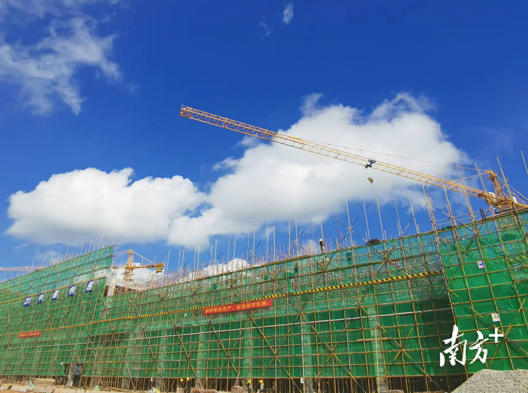 茂名化州临空经济区起步区中通快递粤西总部项目建设现场。刘栋铭 摄