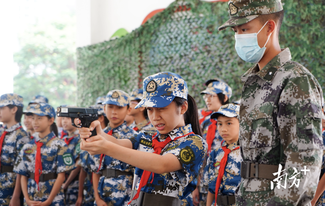 禅城区开展国防教育。