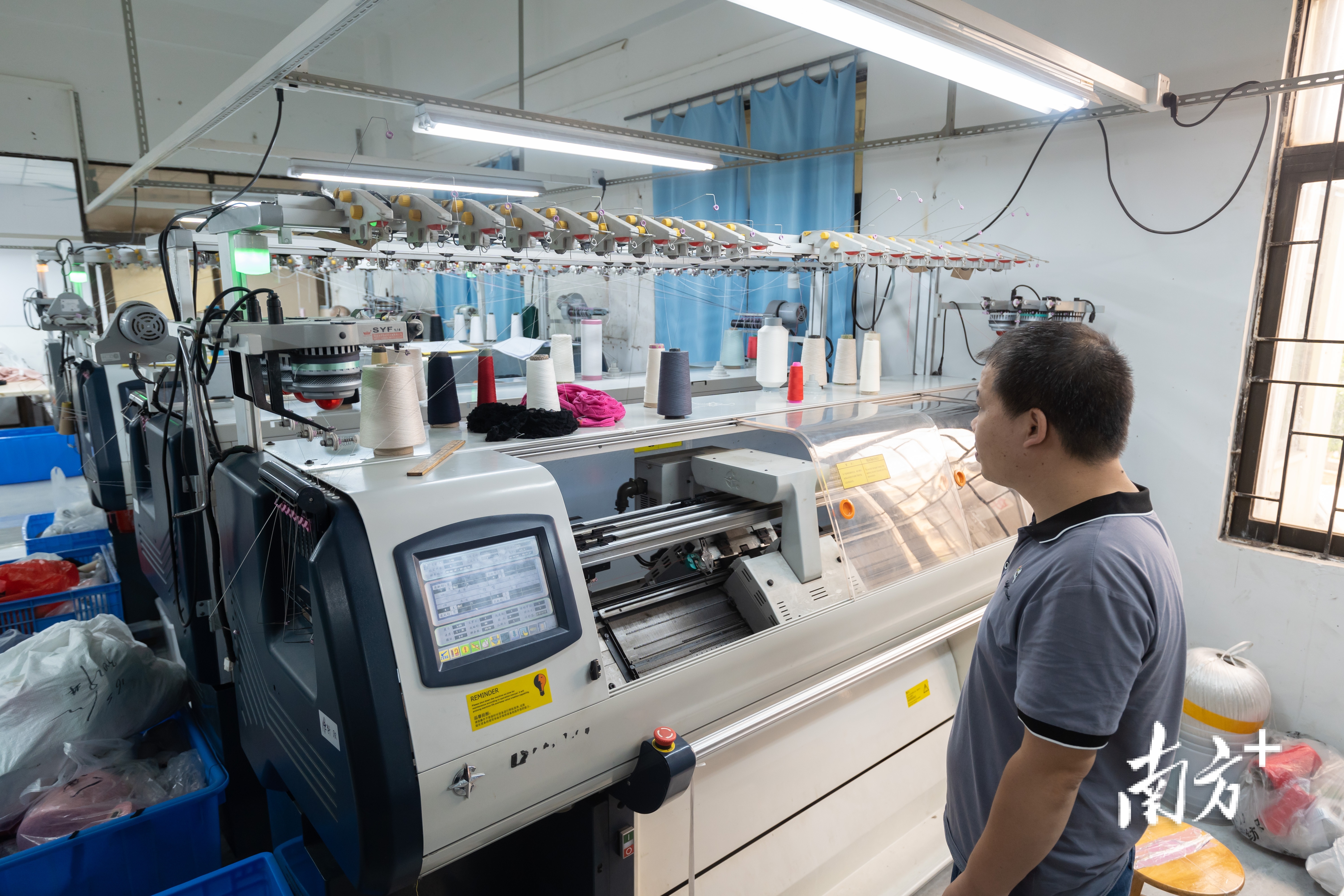 浩发针织内景。资料图片